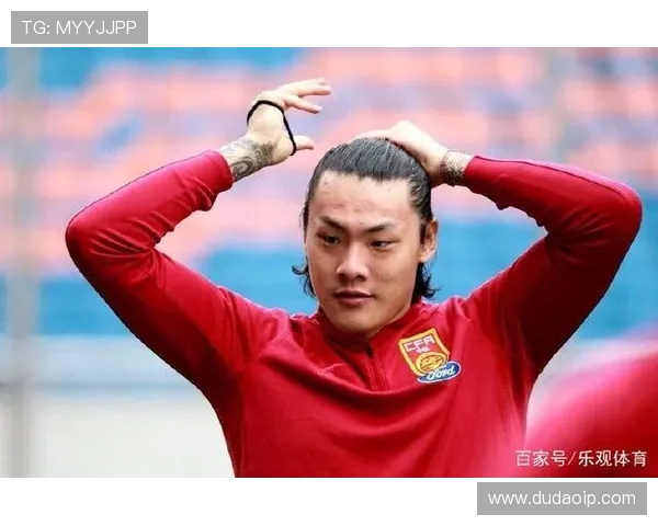 中国足球明星发型的时尚潮流与个性表达探讨