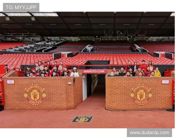 从球场到教练席足球明星转型教练的成功之路探秘