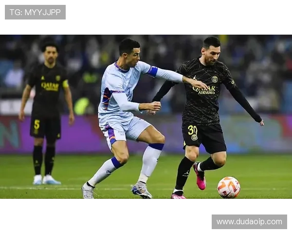 什么罗的足球明星背后的故事与成就解析