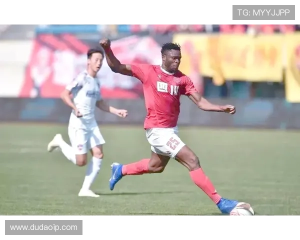 全兴队足球明星的辉煌历程与未来展望揭秘球场背后的故事与荣耀