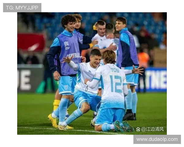 全球足球明星镜头排名揭秘谁是最受欢迎的球场偶像与传奇